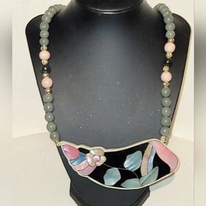 VINTAGE 1980'S MOTHER OF PEARL SHELL FLOWER 24" NECKLACE BLACK,gray,pink BEADS 